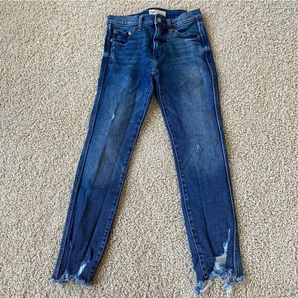 Gap Straight Leg Jeans Distressed size 26 - Picture 1 of 5